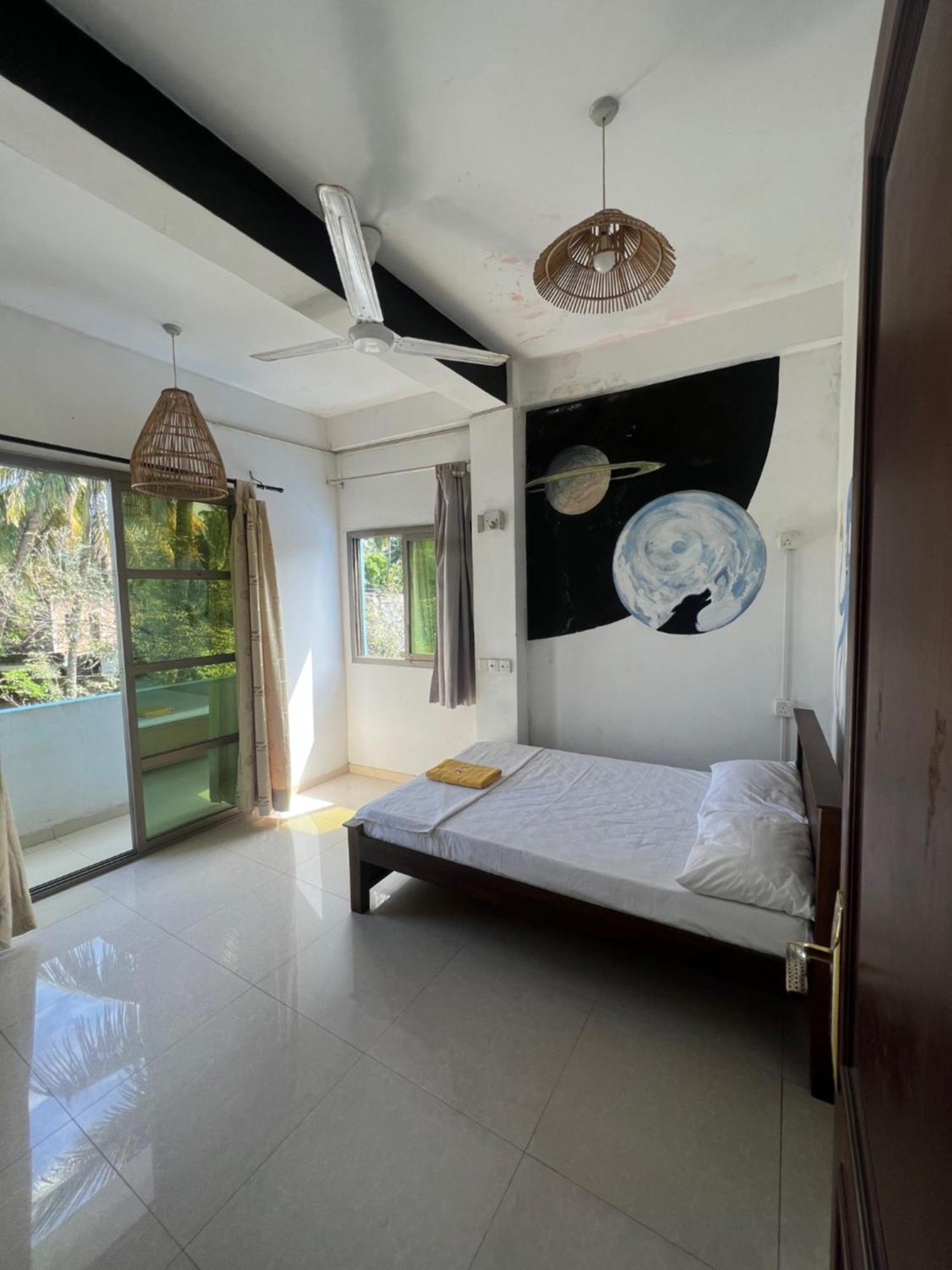 Yasis Surf Lodge Mirissa Exterior photo