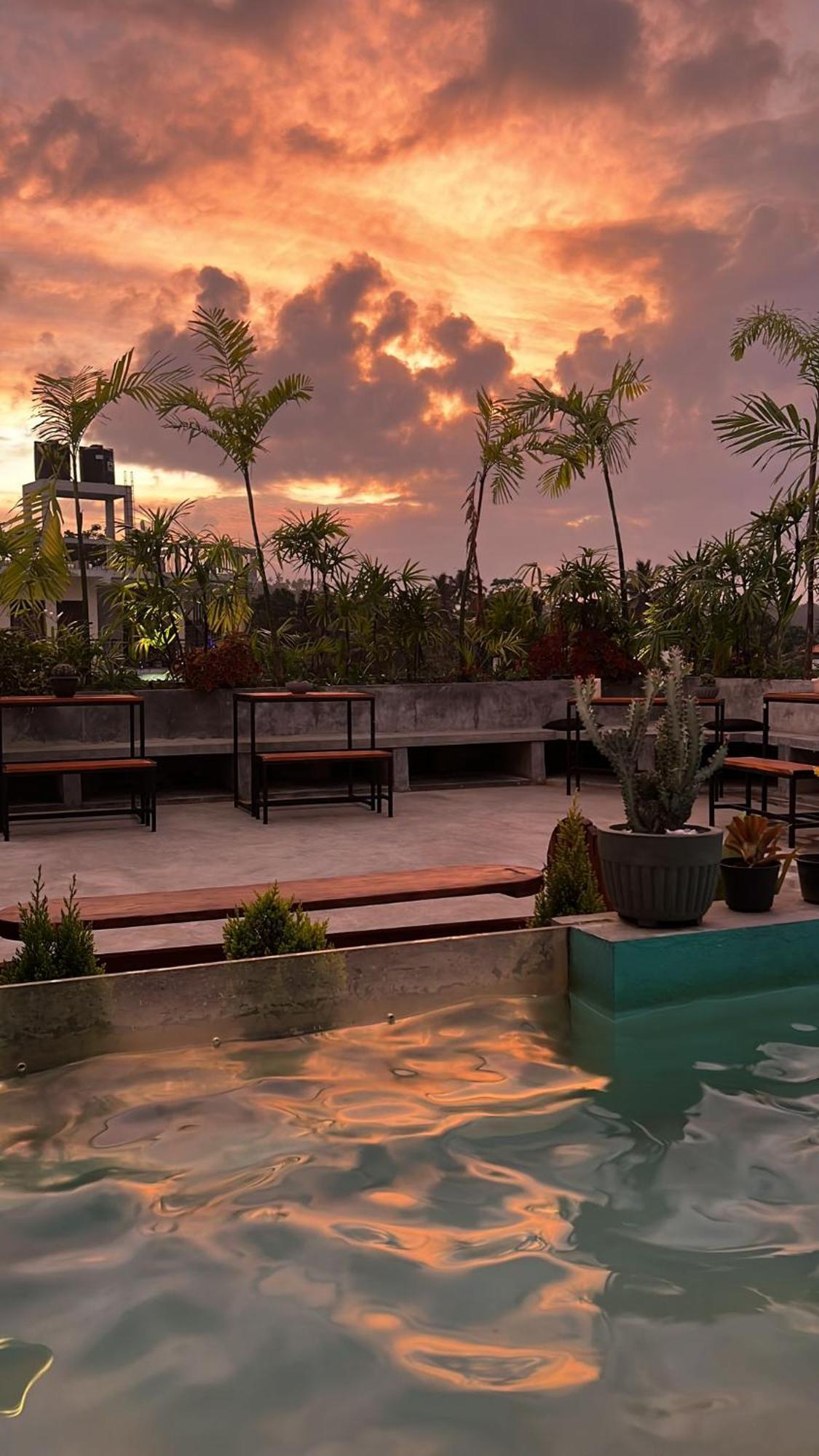 Yasis Surf Lodge Mirissa Exterior photo
